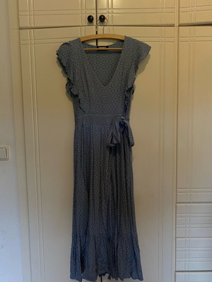 Blue dress like new, size Small