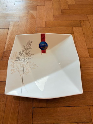 Serving platter new, 28x28cm with original box