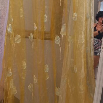 Yellow curtain with embroidered flowers like new 1.50x2.90 m