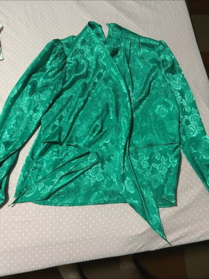 Multifunctional blouse with back button, size L