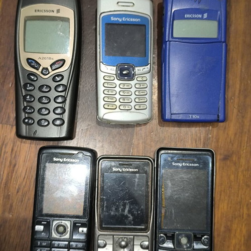 Old Nokia Sony Ericsson Samsung Phones used, pack of 15+