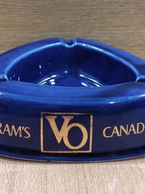 Seagram's V.O. Canadian Whisky ceramic ashtray used