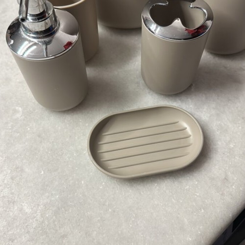 Bathroom set like new