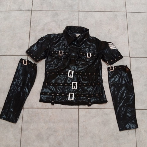 Black blouse with detachable sleeves