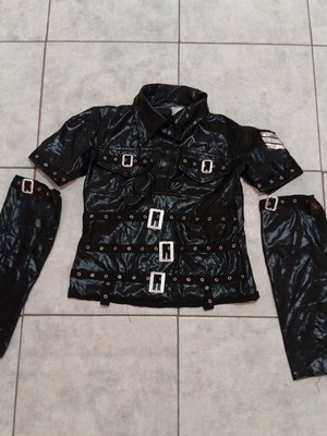 Black blouse with detachable sleeves