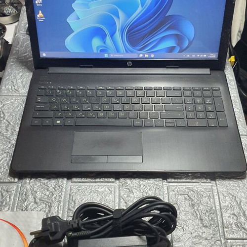 HP laptop i5, 16GB RAM, 15.6-inch screen, SSD 250GB, Windows 11 Pro