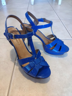 Vicenza sandals No37 blue electric new