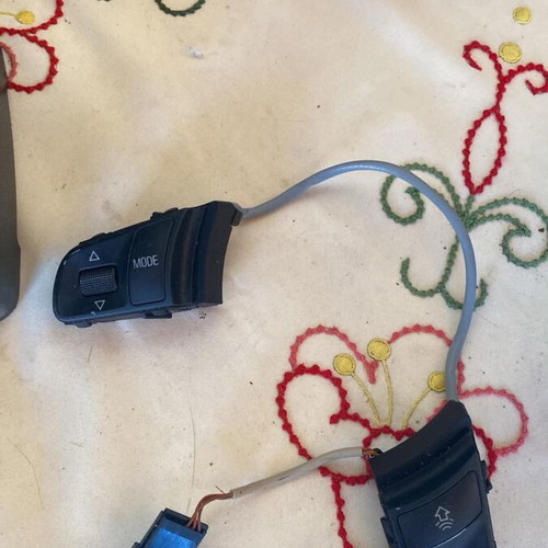 Cruise control set like new, steering wheel brain and buttons
