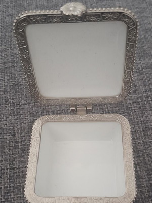 Limoges bomboniere jewelry boxes, 1990s