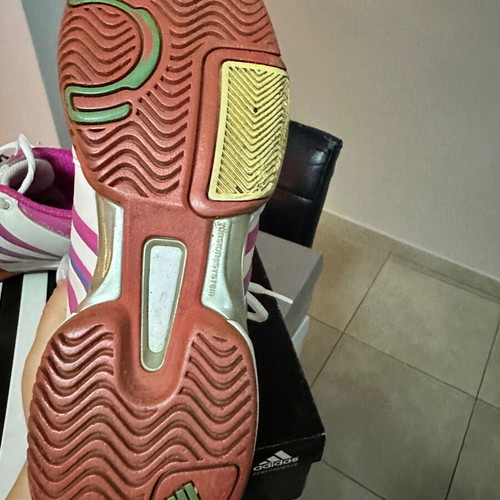 Adidas women's athletic shoes used, size 39-39.5