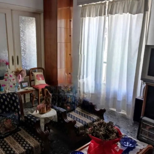 Κτίριο 340 τμ στα Ταμπούρια Πειραιά με αυλή, κατάστημα και 4 υπνοδωμάτια