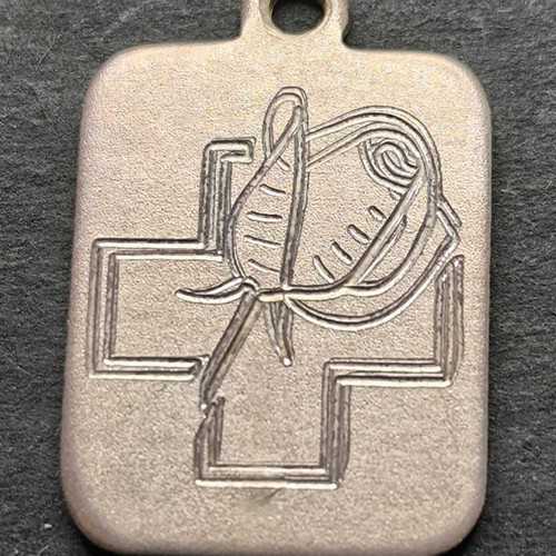 Silver pendant 15 like new, silver color