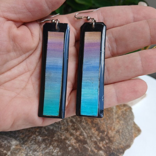 Handmade earrings with resin