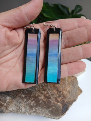 Handmade earrings with resin