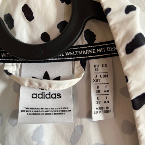 Adidas windbreaker jacket used, size S/M, white with pattern