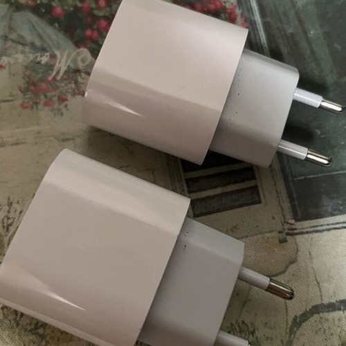 Chargers pack of 2 like new imitation, 10 watt
