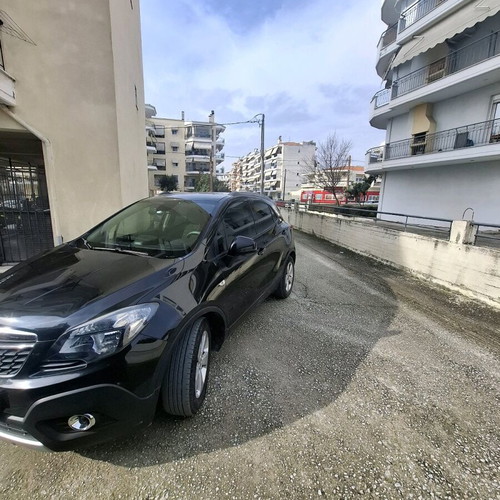 Opel Mokka 2015 like new, 1400cc petrol, black SUV