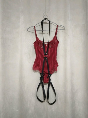 Σετ Lingerie Lace Body και Body Harness σαν καινούργιο, μπορντό και μαύρο