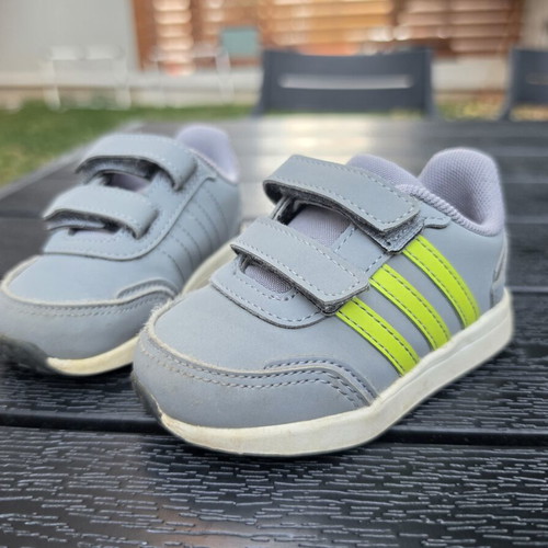Adidas VS Switch 3 baby sneakers size 20 like new, grey with green details
