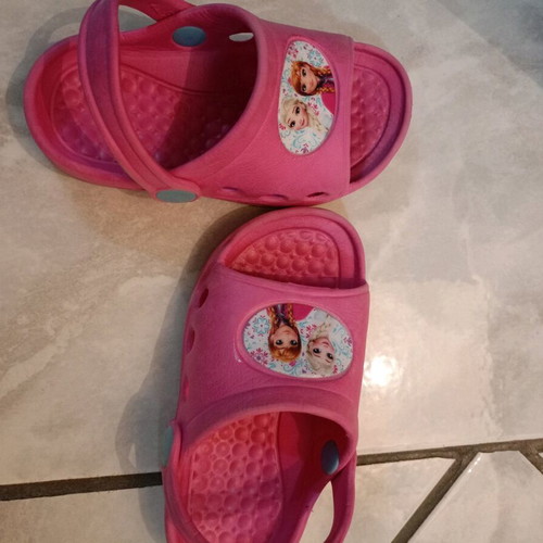 Pink slippers like new, size 22-23