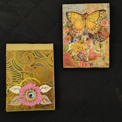 Notepads with magnet like new, set of 2