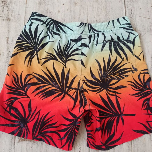 Quiksilver swim shorts for boys 12-14 years like new, multicolor
