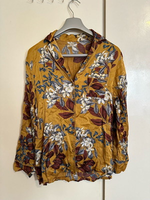 Intimissimi satin floral shirt size 36 small