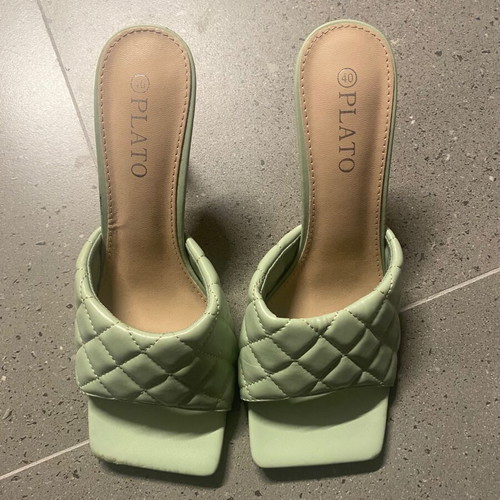Mules size 40 like new