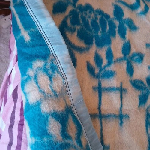 Wool Blanket handmade, like new, 193x230 cm