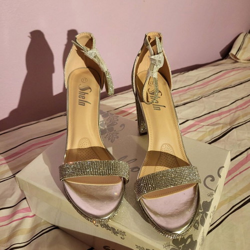 Sheln Glittery Pumps New With Strap Size 41 White Silver