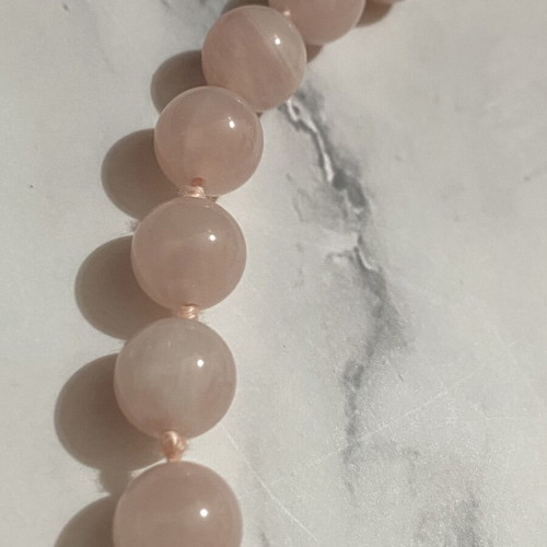 Necklace with rose quartz beads like new