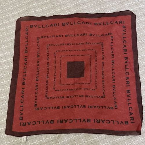 BVLLCARI scarves used, black and red