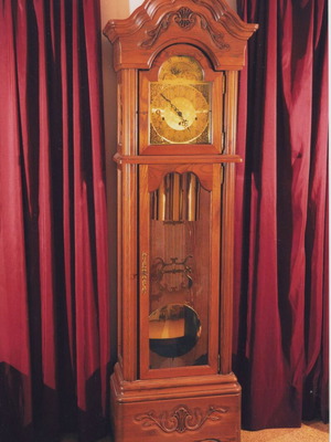 Grand Father clock like new, magnificent design