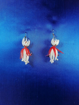 Handmade women's flower-shaped earrings new