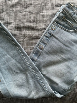 Sinsay Straight Jean like new, light blue with side buttons