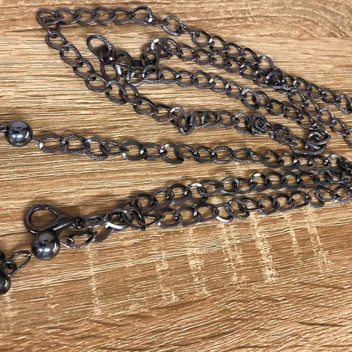 Metal adjustable black belt