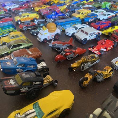 Hot Wheels toy cars used, pack of 120 pieces