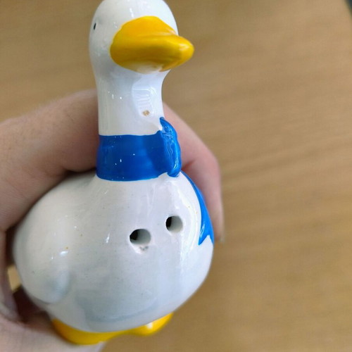 Ceramic pepper shaker