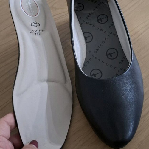 Tamaris black pumps size 40 like new