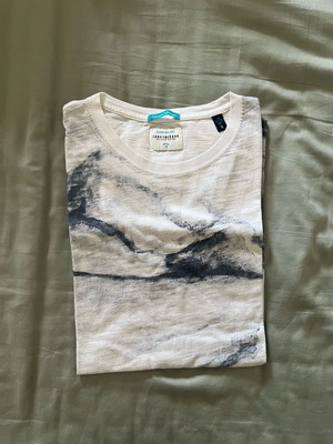Fanky Buddha TShirt used, size S, with small hole on side
