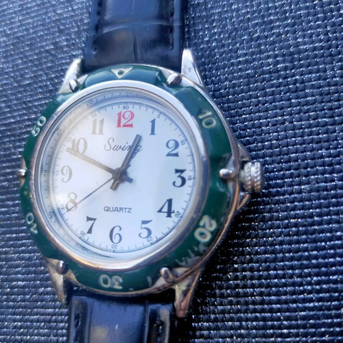 Watch used, unisex, green