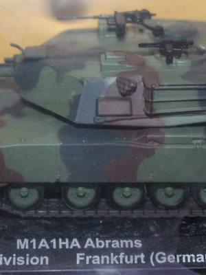 DeAgostini The Combat Tanks Collection #102 M1A1HA Abrams 1st Armoured Division Frankfurt 2005 καινούργιο με το περιοδικό