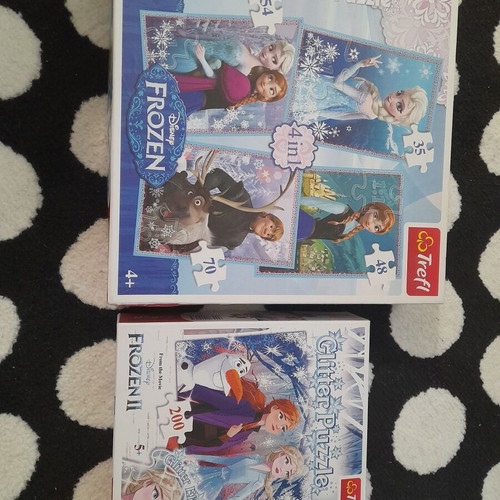 Frozen puzzle set of 2 like new