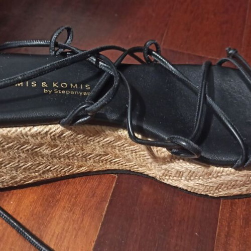 Komis & Komis women's platform sandals like new, size 38, black and beige