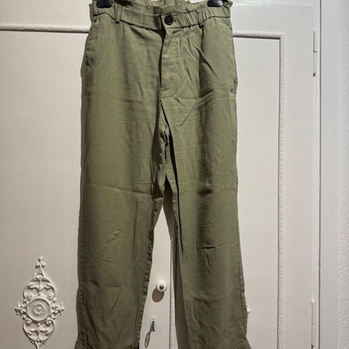 Zara spring pants like new, size medium, green