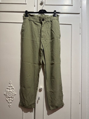Zara spring pants like new, size medium, green