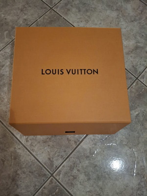 Louis Vuitton packaging box new, 30×27×15 cm, imperial saffron