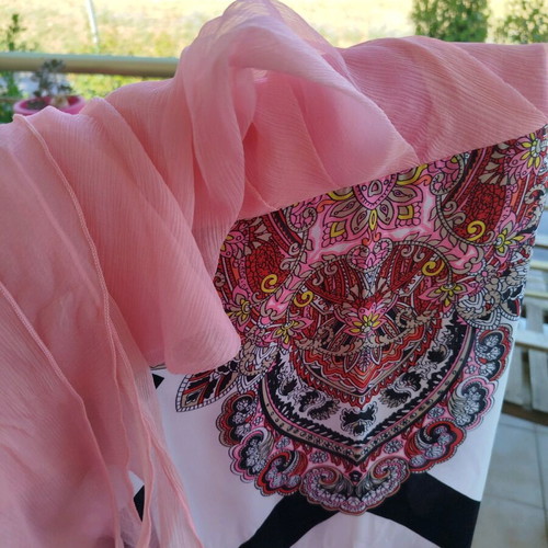DAK dress like new, comfortable, elegant, size S, white and pink