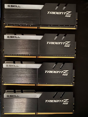 G.Skill Trident Z RGB DDR4 32GB RAM σαν καινούργιο