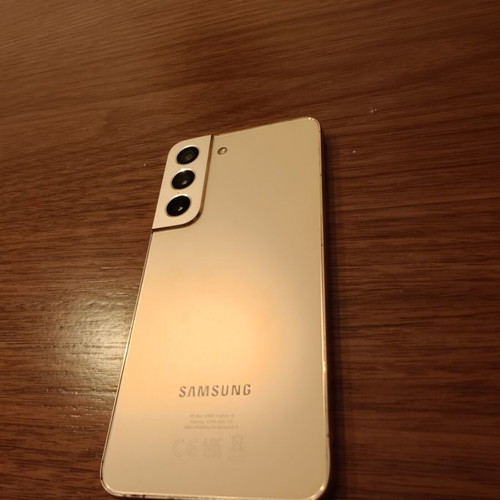 Samsung Galaxy S22 smartphone with minor corner crack